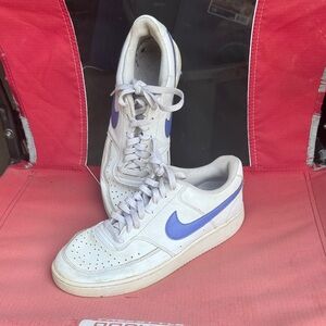 Nike Women's White and Blue Sneakers